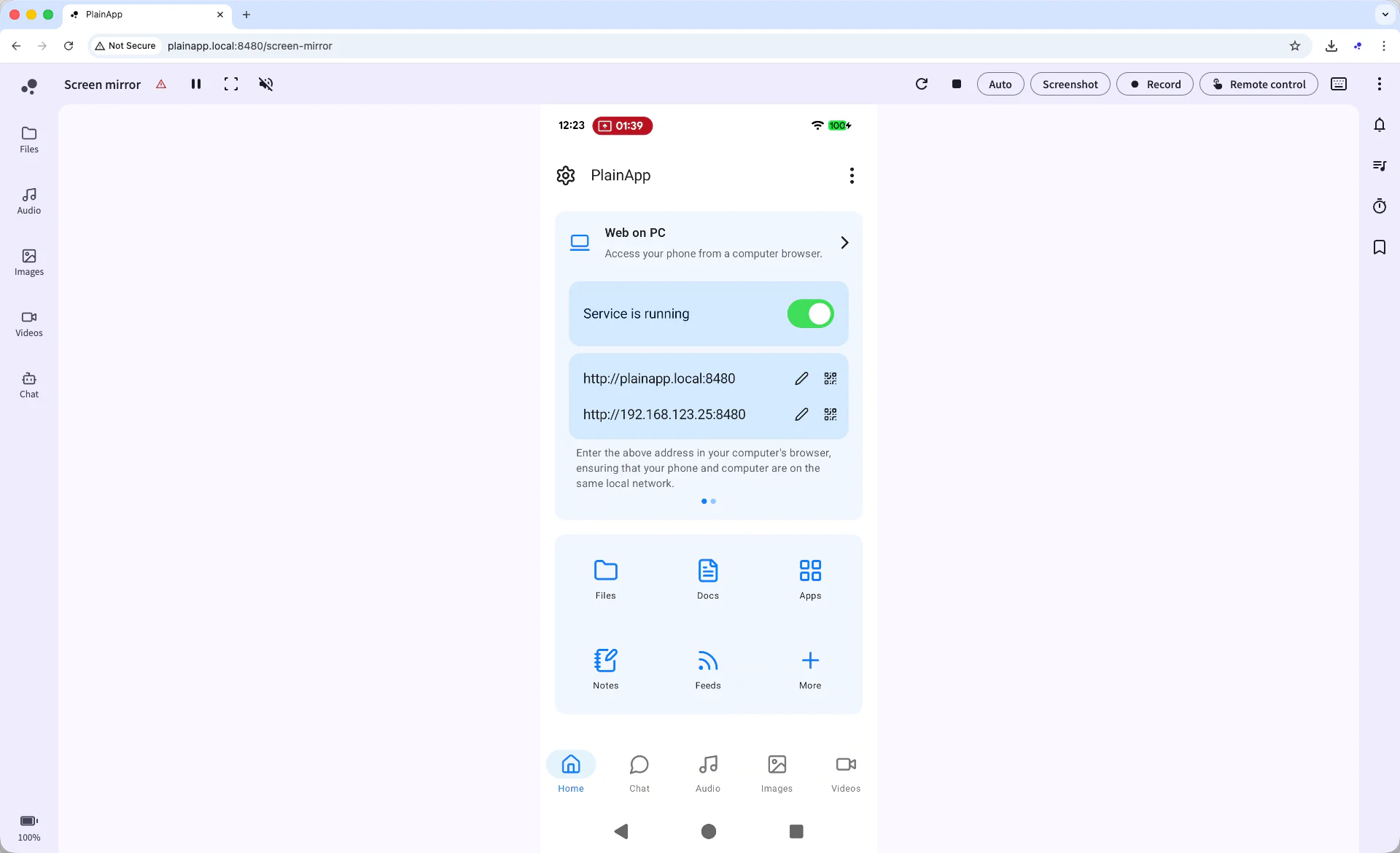 PlainApp Web Dashboard 螢幕鏡像面板，顯示手機畫面串流、截圖、錄影與遠端控制按鈕