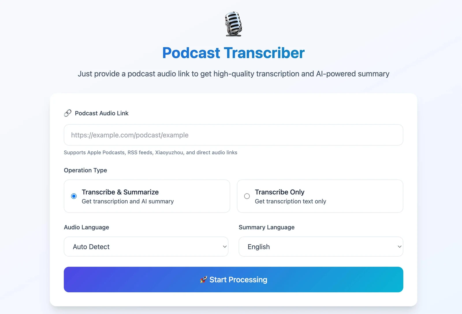 AI Podcast Transcriber 的操作介面，一個欄位貼播客連結，下方選音訊語言與摘要語言，按鈕為轉錄並總結