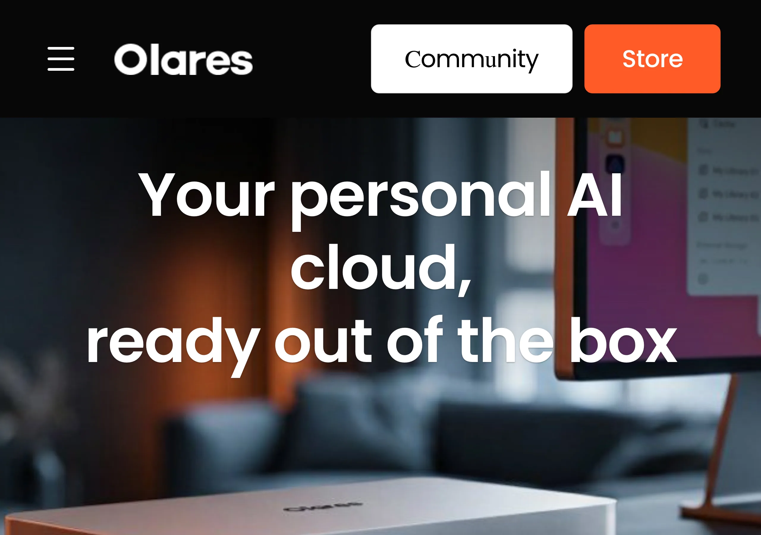 Olares 官方首頁 hero 區塊，標語 Your personal AI cloud ready out of the box，畫面為白色主機與桌機介面