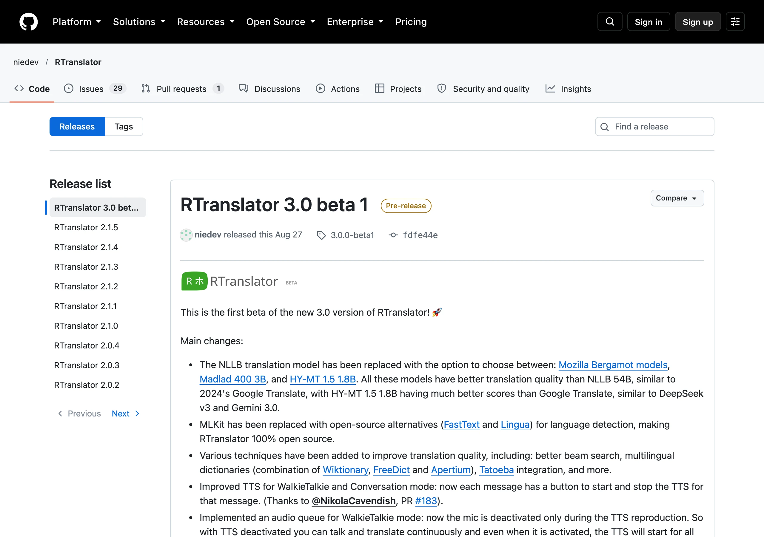 RTranslator 的 GitHub releases 頁面：最新項目為標示 Pre-release 的 RTranslator 3.0 beta 1（tag 3.0.0-beta1），左側列表可見 2.1.5 之後的歷代版本（GitHub 官方頁面截圖）