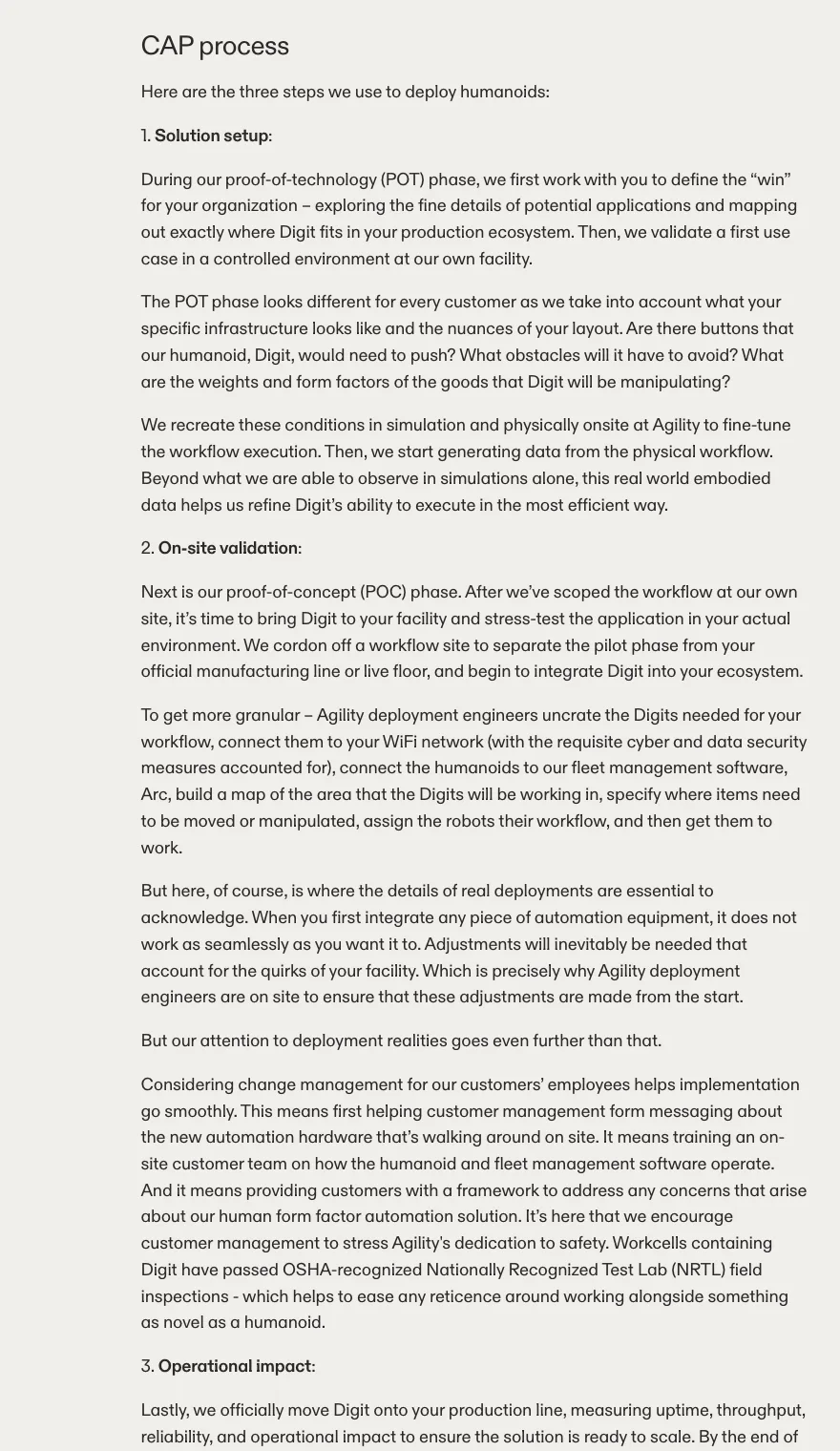 AGCO 把人形機器人請進牧草設備廠,2027 試點先接零件與料箱 4 Agility 官方部署流程頁的客戶加速計畫三步驟截圖,依序為解決方案設定、客戶現場整合與營運影響量測,並寫明試點結束時會有九十天營運資料量化投資回報